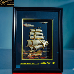 Tranh thuyền buồm bằng đồng quà tặng mạ vàng kích thước 27cm x 34cm