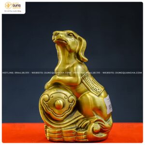Tượng chó phong thuỷ bằng đồng vàng kích thước 10x15cm