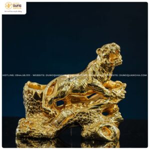 Hộp bút tạo hình tượng hổ bằng đồng mạ vàng tĩnh điện cao 23cm