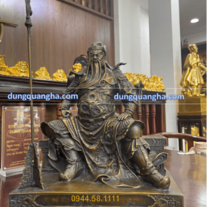 Tượng Quan Công ngồi bên Long đao bằng đồng vàng hun giả cổ cao 38cm