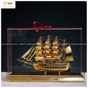 Mô hình thuyền buồm mạ vàng cao cấp 50cm