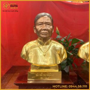 Tượng chân dung cụ bà bán thân mạ vàng cao cấp