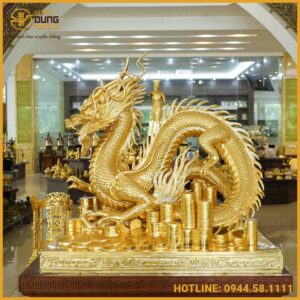 Tượng rồng đồng đỏ dát vàng