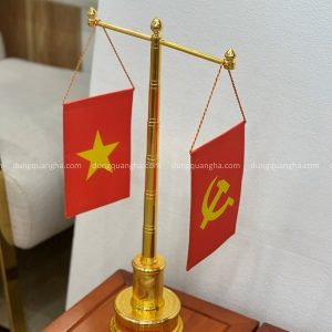 Cột cờ mạ vàng 57cm đế hình biểu tượng bản đồ Việt Nam mẫu 2