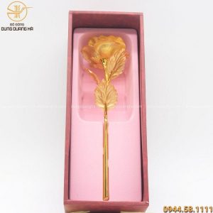 Hộp hoa hồng mạ vàng 24k làm quà tặng sang trọng tinh xảo