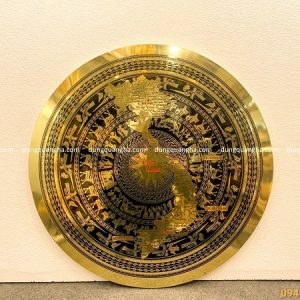 Mặt trống đồng vàng thúc hình bản đồ Việt Nam