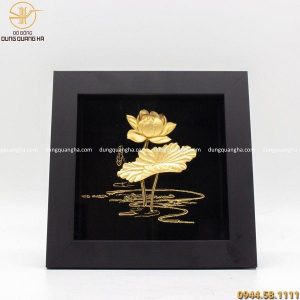 Tranh hoa sen lưu niệm mạ vàng kích thước 20cm x 20cm