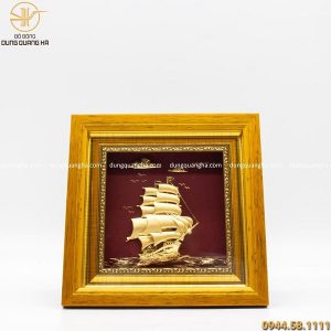 Tranh thuyền buồm lưu niệm mạ vàng khung giả gỗ 20 x 20cm
