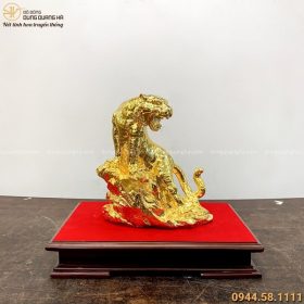 Tượng Hổ đứng trên đá cao 22x20cm bằng đồng vàng mạ vàng