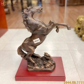 Tượng Ngựa hí phong thủy độc đáo bằng đồng đỏ cao 37cm