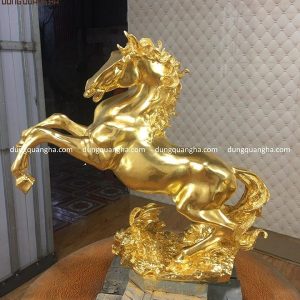 Tượng ngựa phong thủy bằng đồng cao 42cm dát vàng 9999