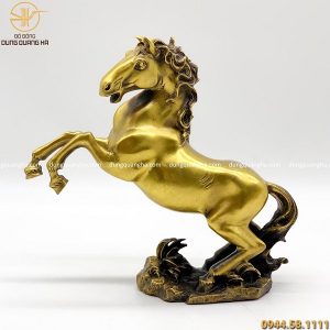 Tượng ngựa phong thủy bằng đồng vàng độc đáo cao 28cm