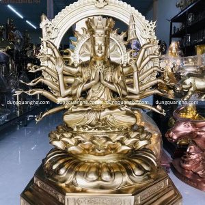 Tượng Phật mẫu Chuẩn Đề bằng đồng vàng catut cao 1m1